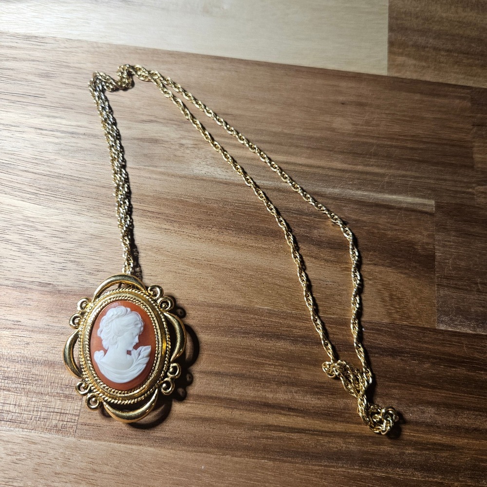 Vintage Max Factor Cameo Solid Perfume Locket Necklace Gold Tone Ornate Pendant